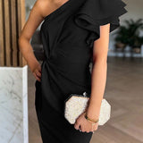 Rochie midi cu umerii goi și