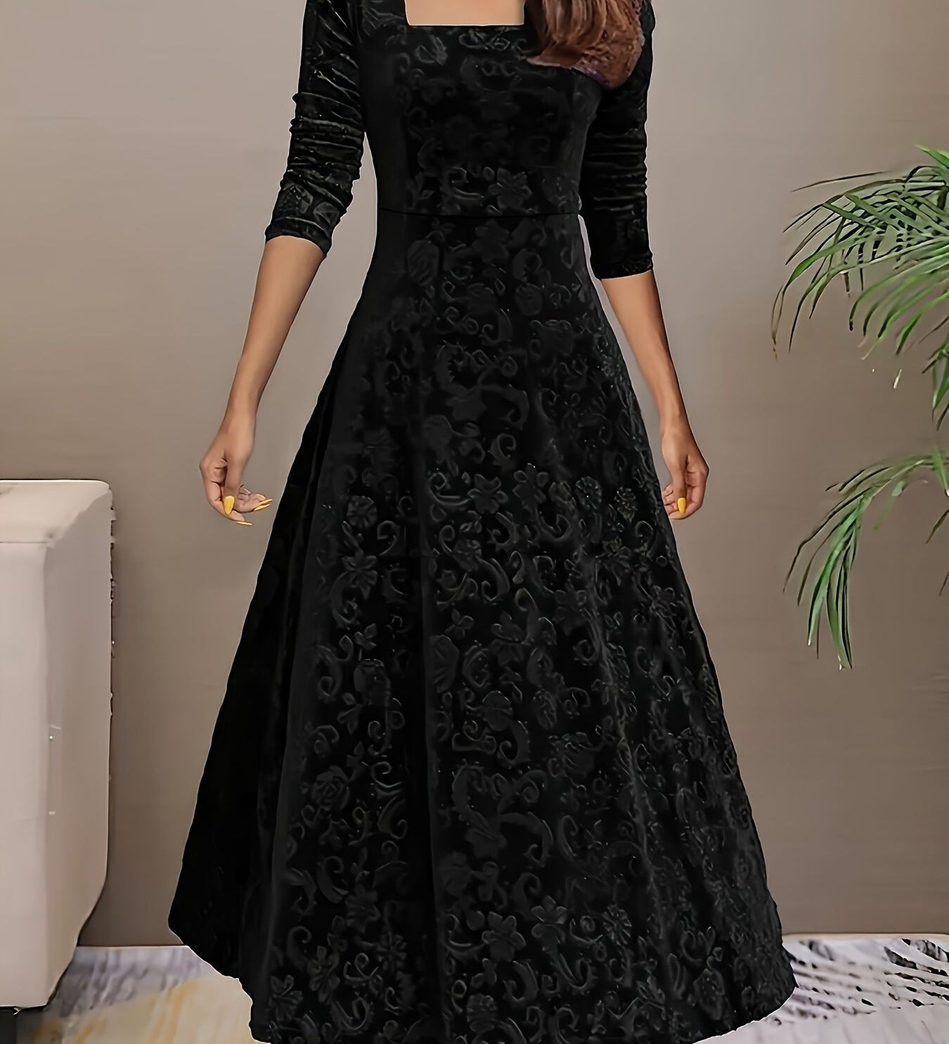 Nina Rochie de Catifea