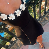 Elyse | Rochie mini minimalistă cu decolteu