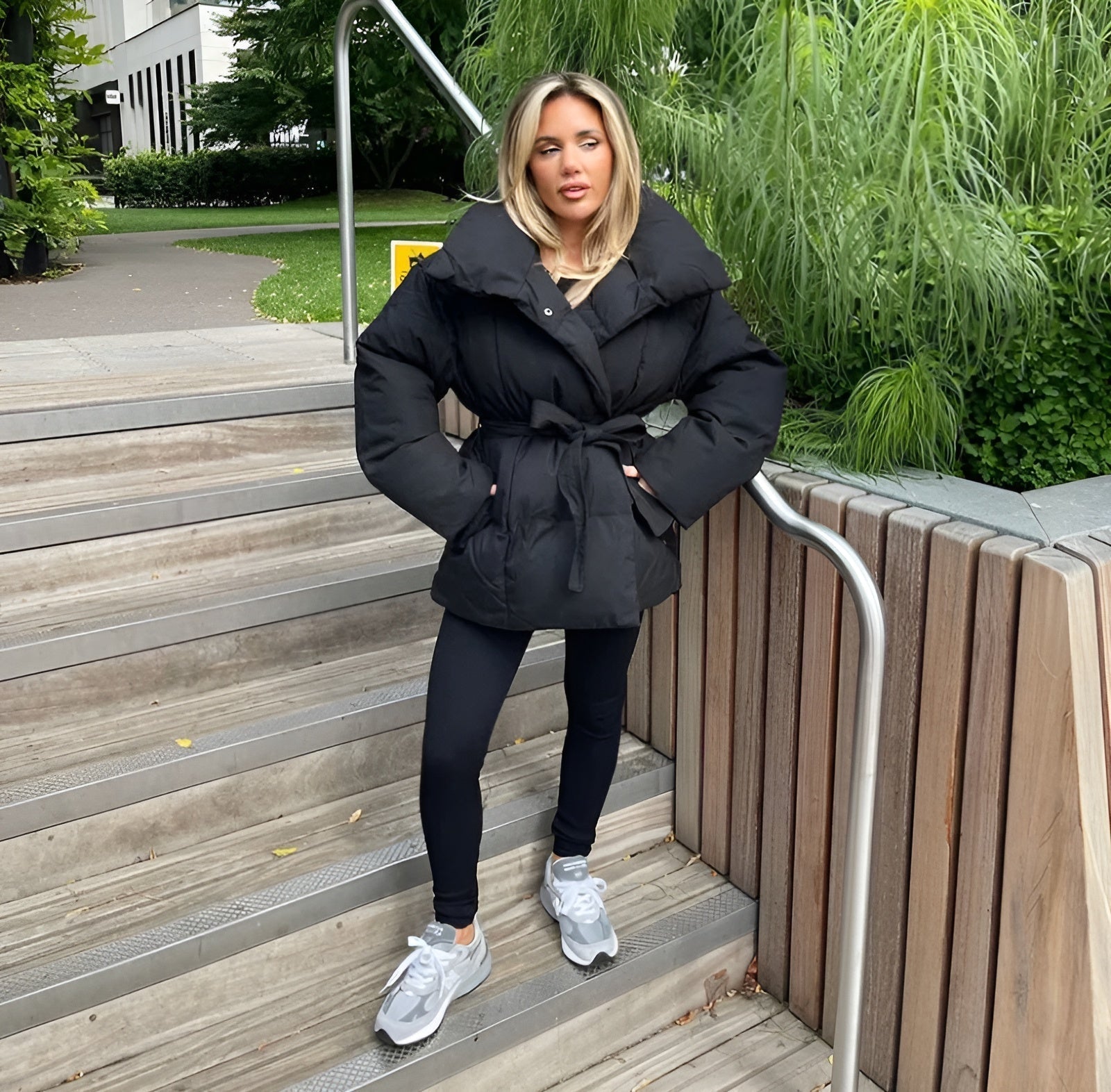 Jachetă puffer cu cordon