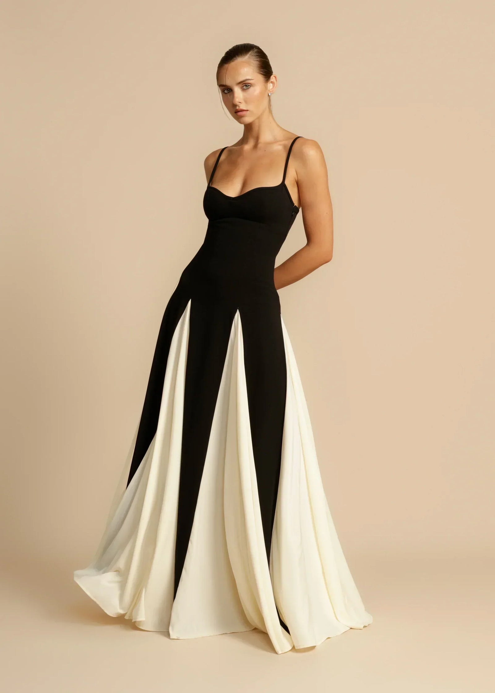 Rochie maxi cu volane