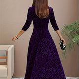 Nina Rochie de Catifea