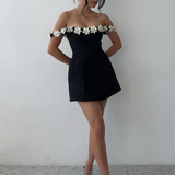 Elyse | Rochie mini minimalistă cu decolteu
