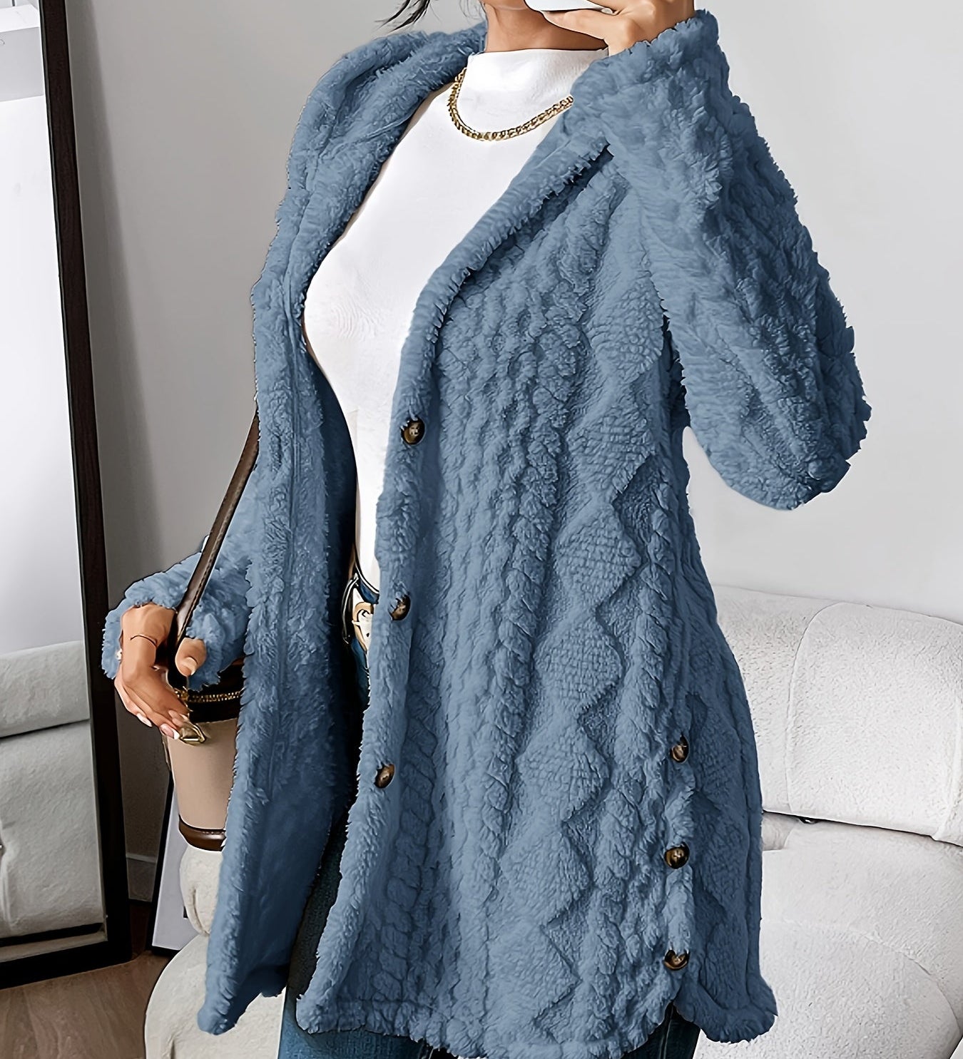 Cardigan pufos cu glugă