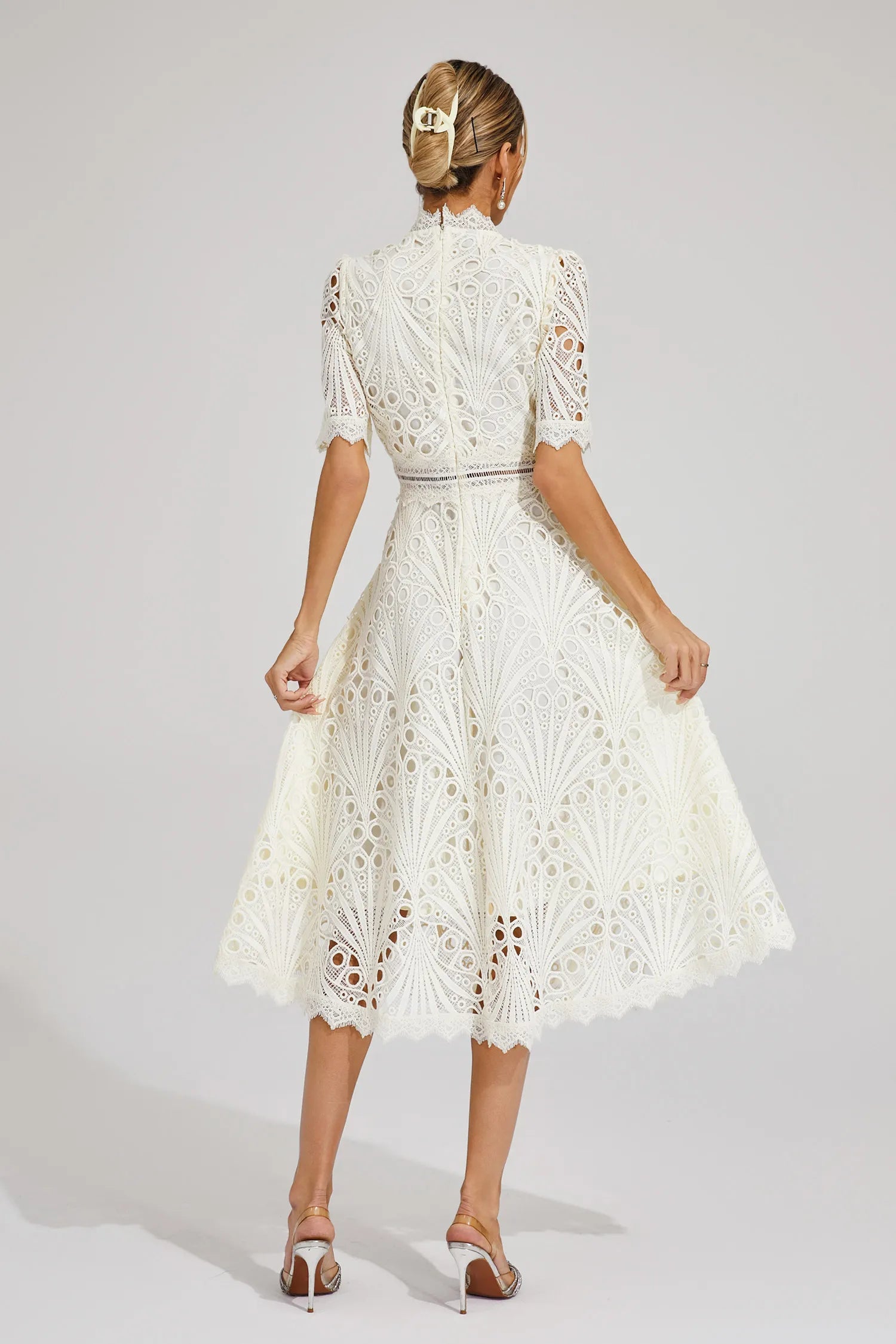 Hallie | Rochie midi din dantelă