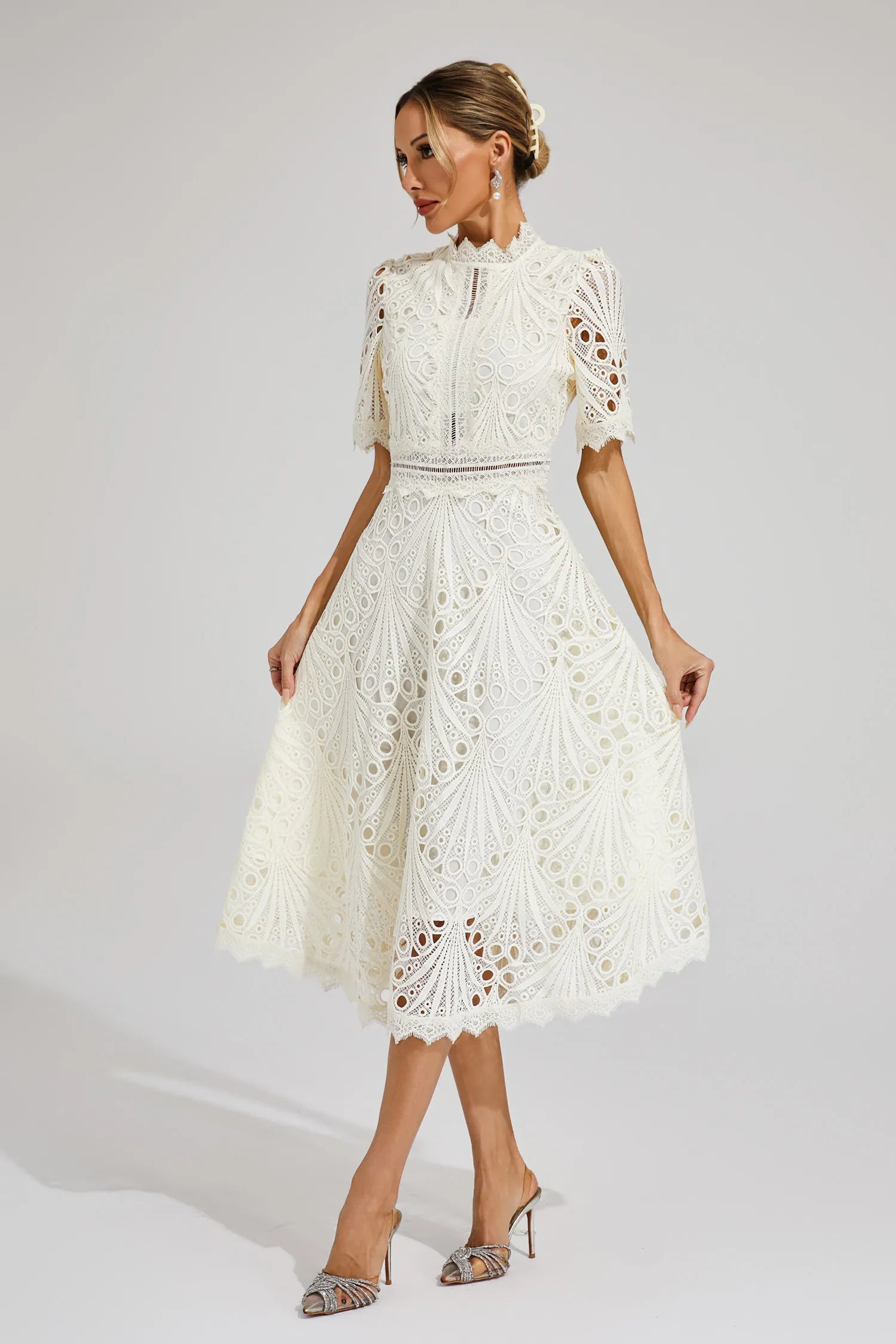 Hallie | Rochie midi din dantelă