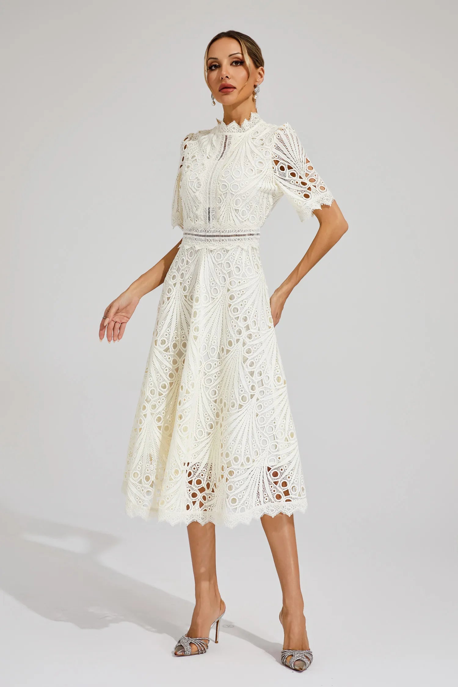 Hallie | Rochie midi din dantelă