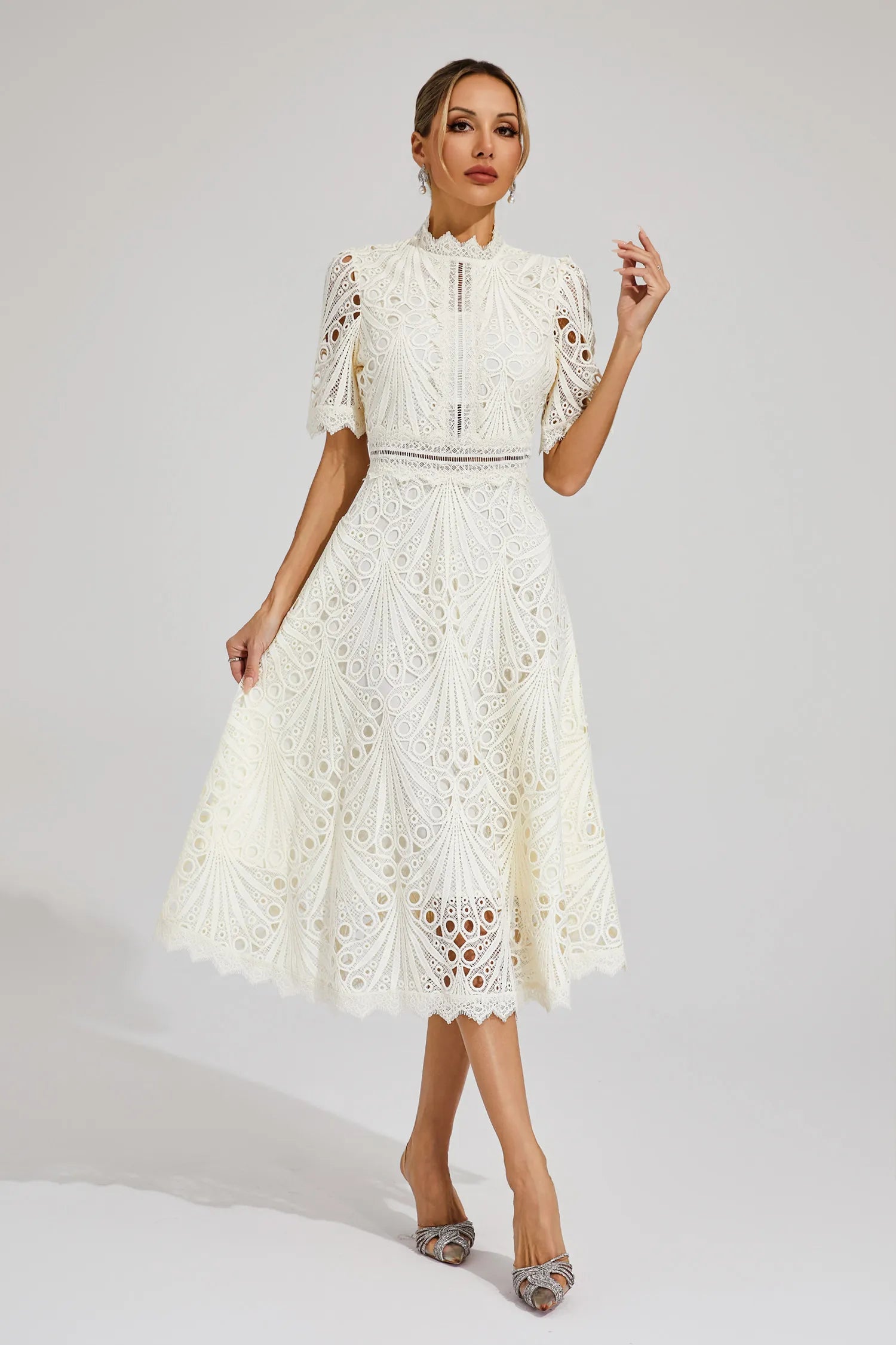 Hallie | Rochie midi din dantelă