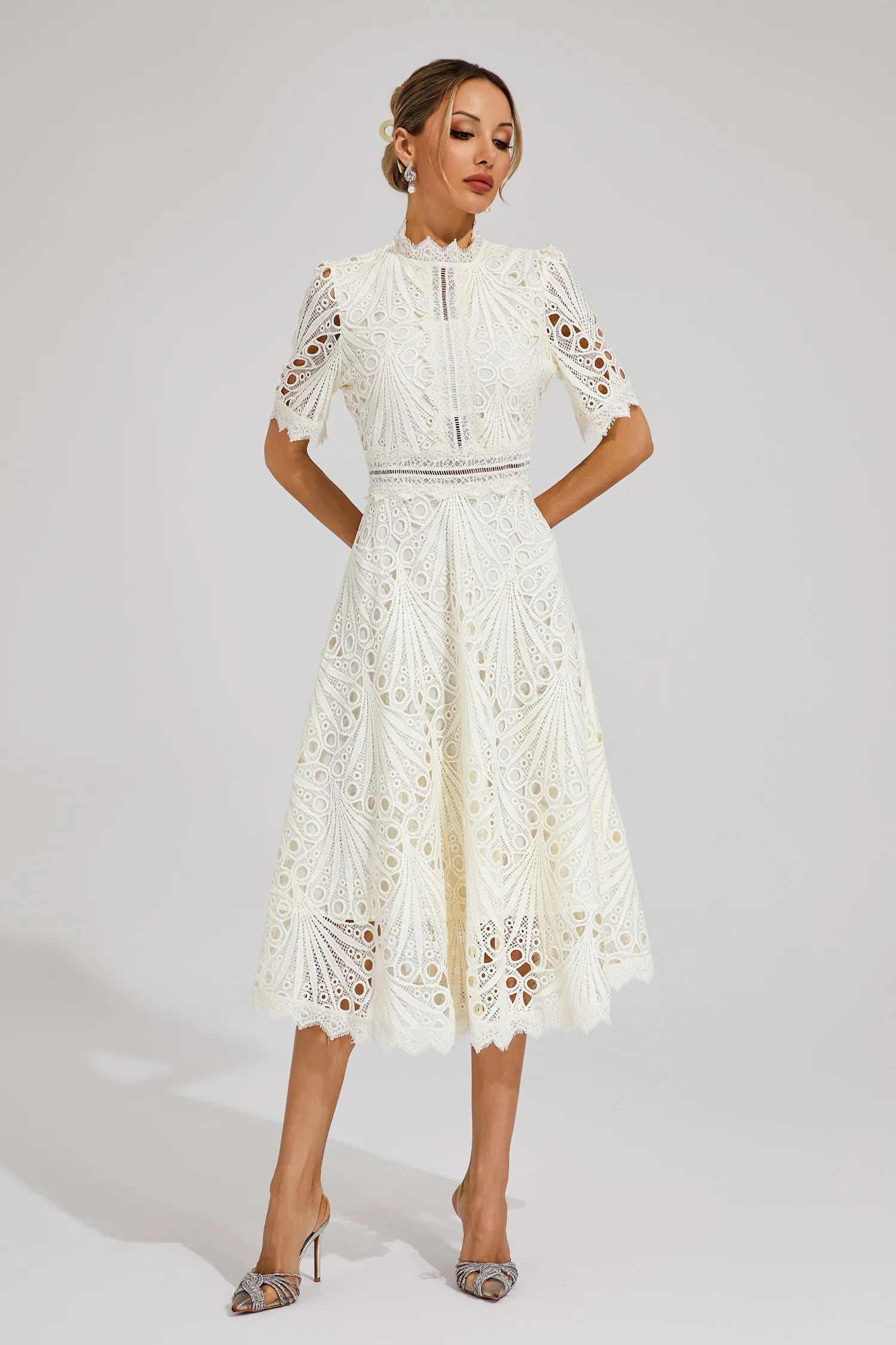 Hallie | Rochie midi din dantelă