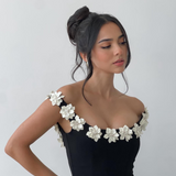 Elyse | Rochie mini minimalistă cu decolteu