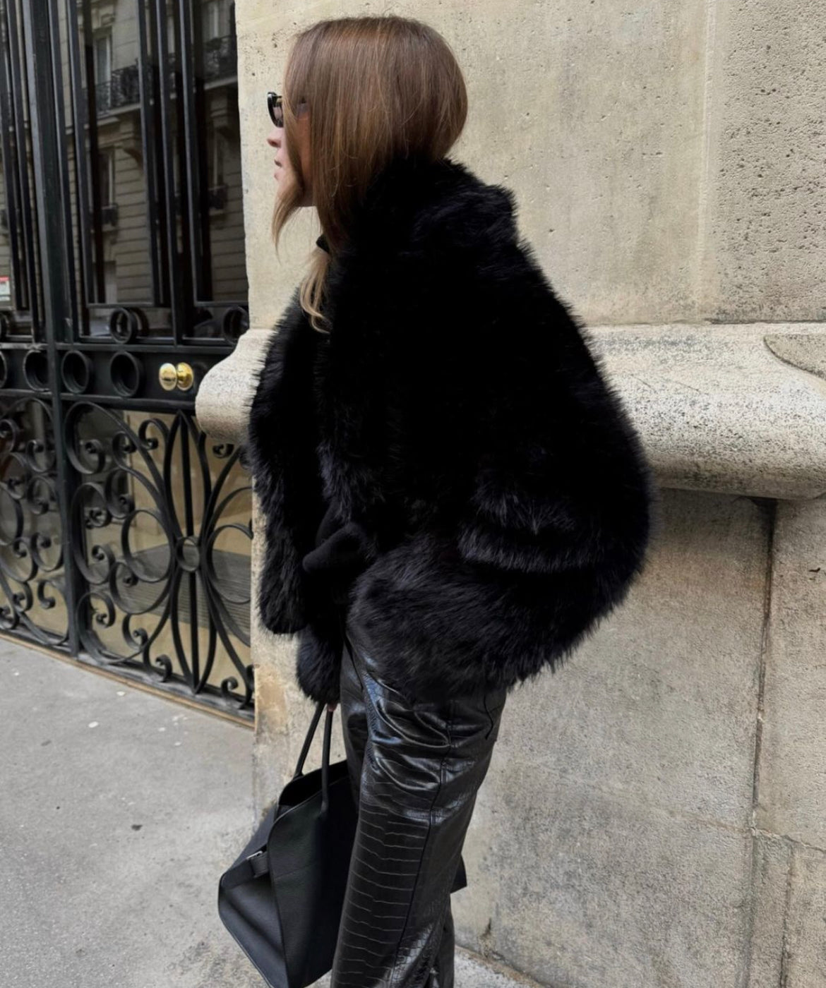 Palton elegant din blană neagră