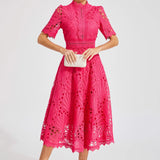 Rochie midi din dantelă