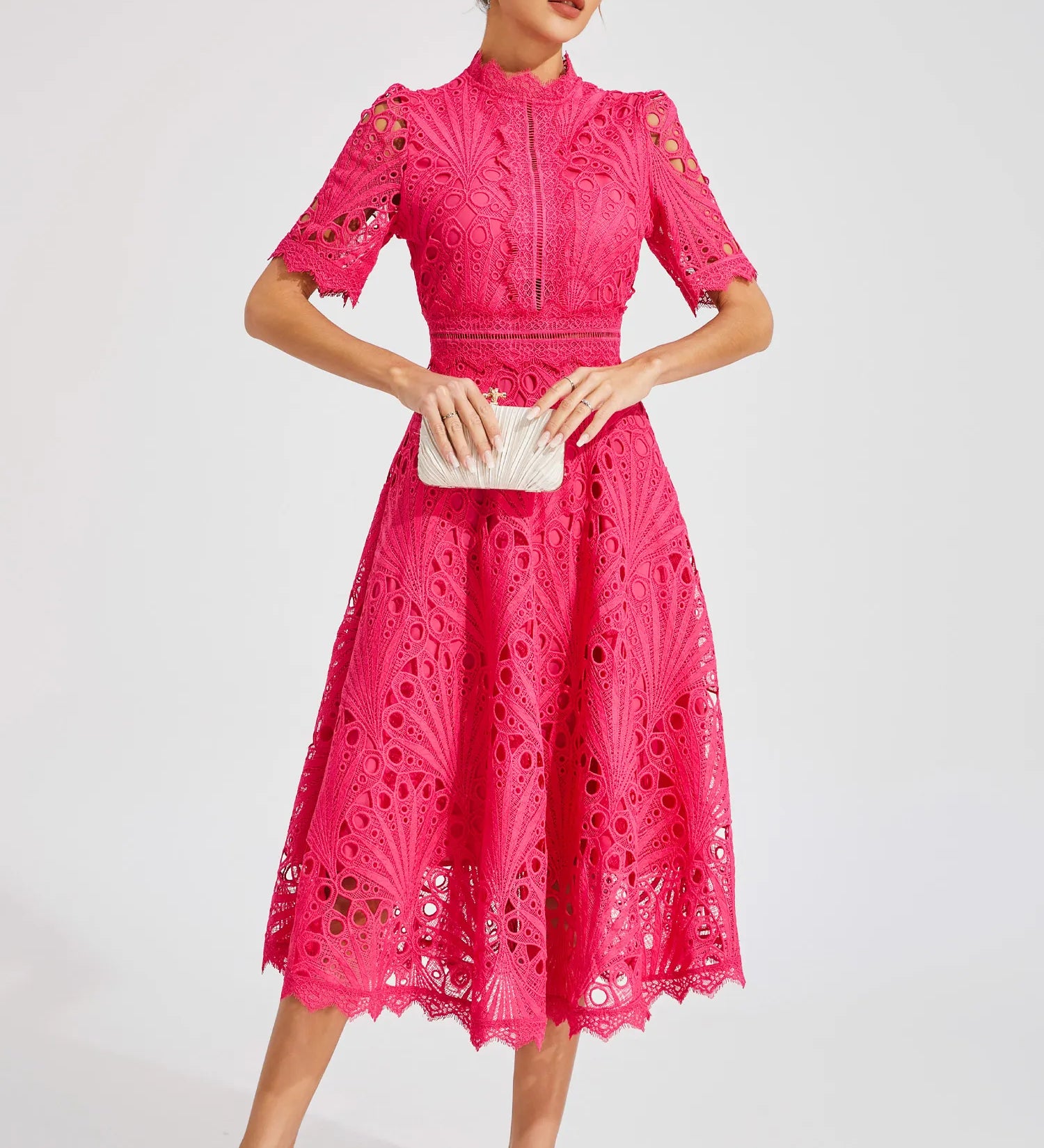 Rochie midi din dantelă