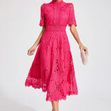 Rochie midi din dantelă