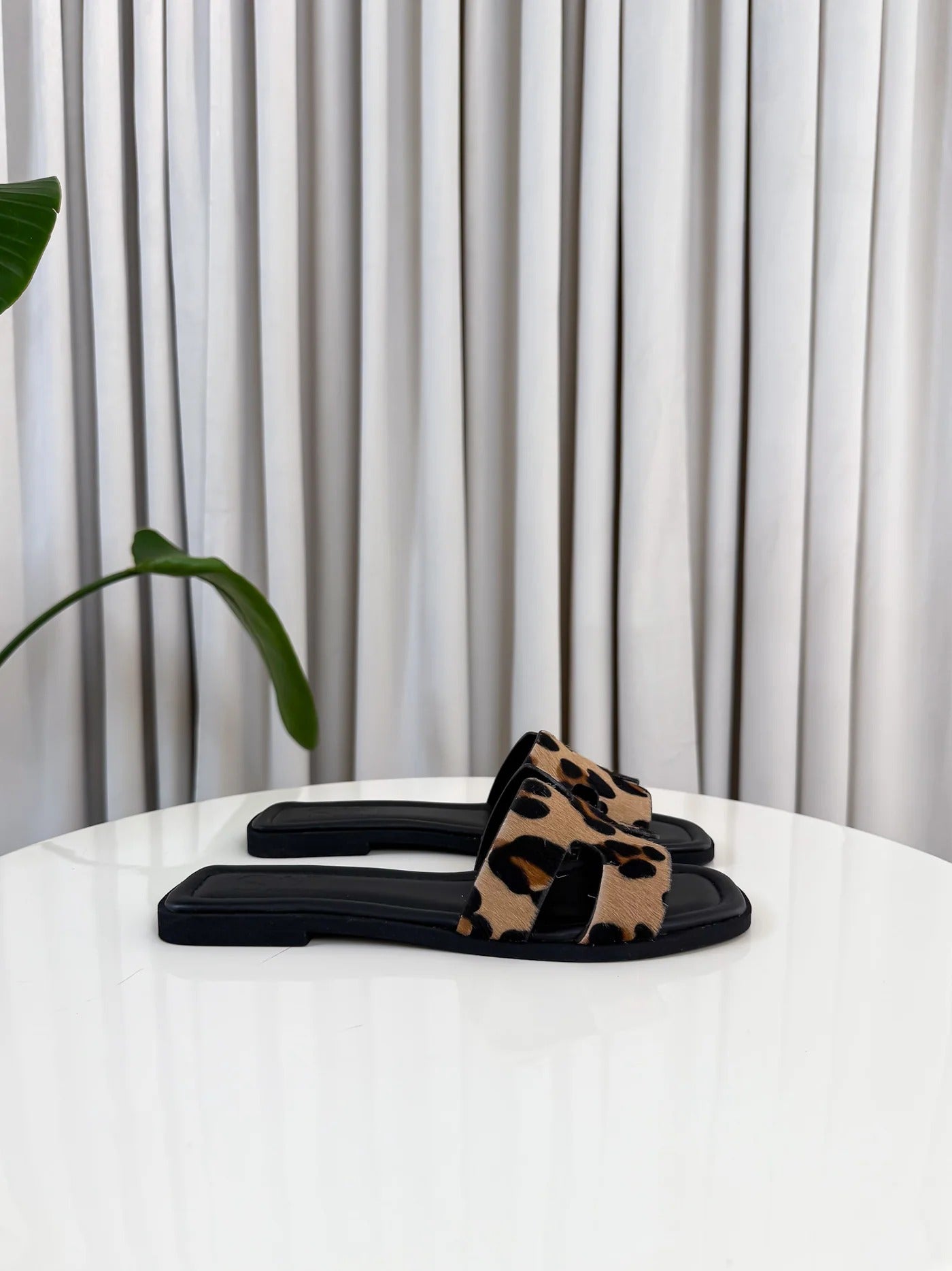 Aria sandale leopard elegante