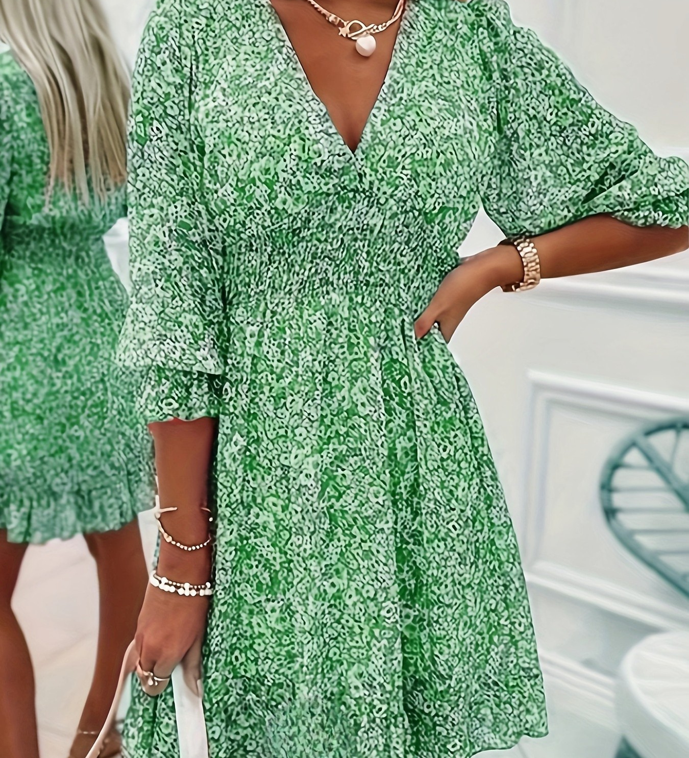 Rochie mini florală cu volane