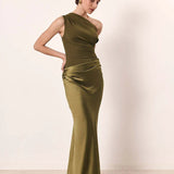 Rochie maxi din satin pe un