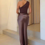 Sophia | Rochie maxi din satin cu un umăr gol