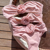 Capri | Costum cu decupaje