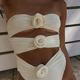 Capri | Costum cu decupaje