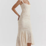 Rochie elegantă cu talia accentuată